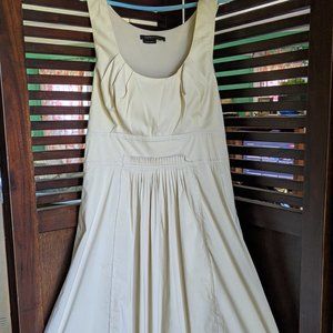 BCBG MAXAZRIA Sleeveless Cream Pleated Shift Dress